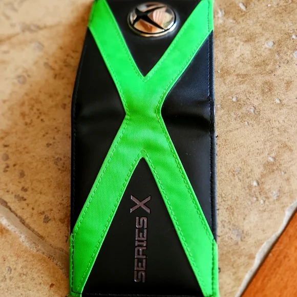 XBOX Black and Green Wallet - Picture 9 of 11